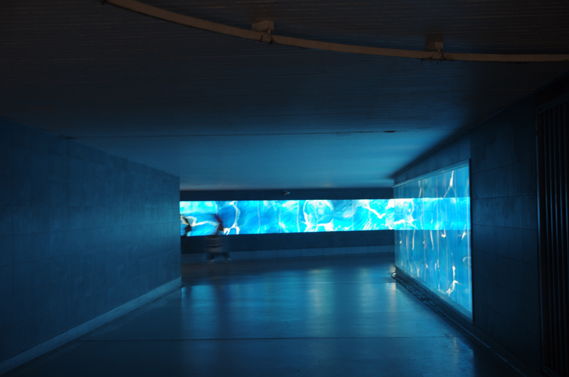 Silja Korn, blauer Tunnel